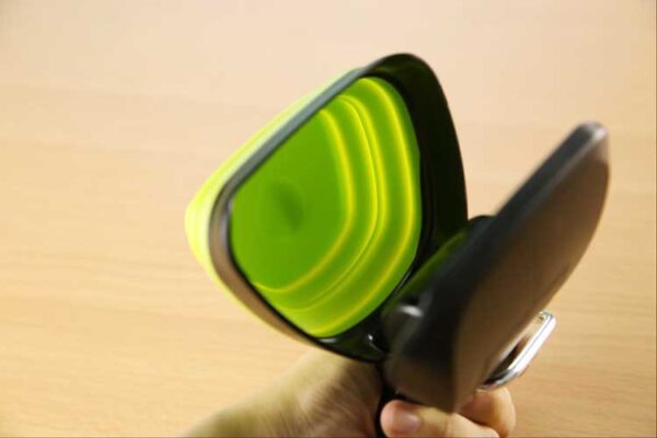 Pet Foldable Poop Scooper - Image 4